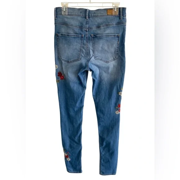 Express Women's legging Jeans with Red Floral Embroidery - Picture 6 of 6